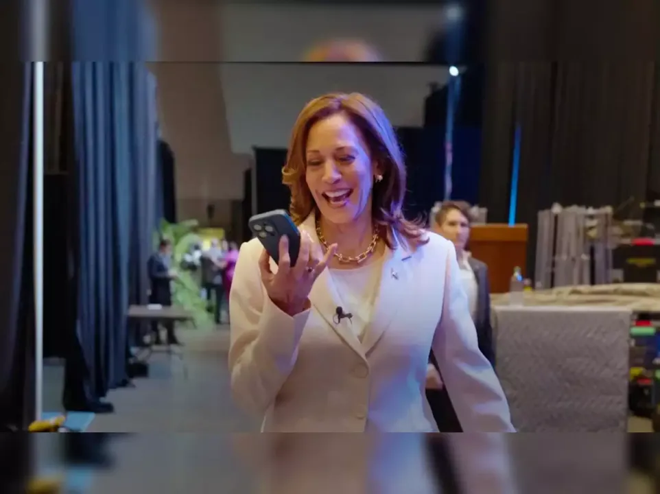  Obamas endorse Kamala Harris for President bid
