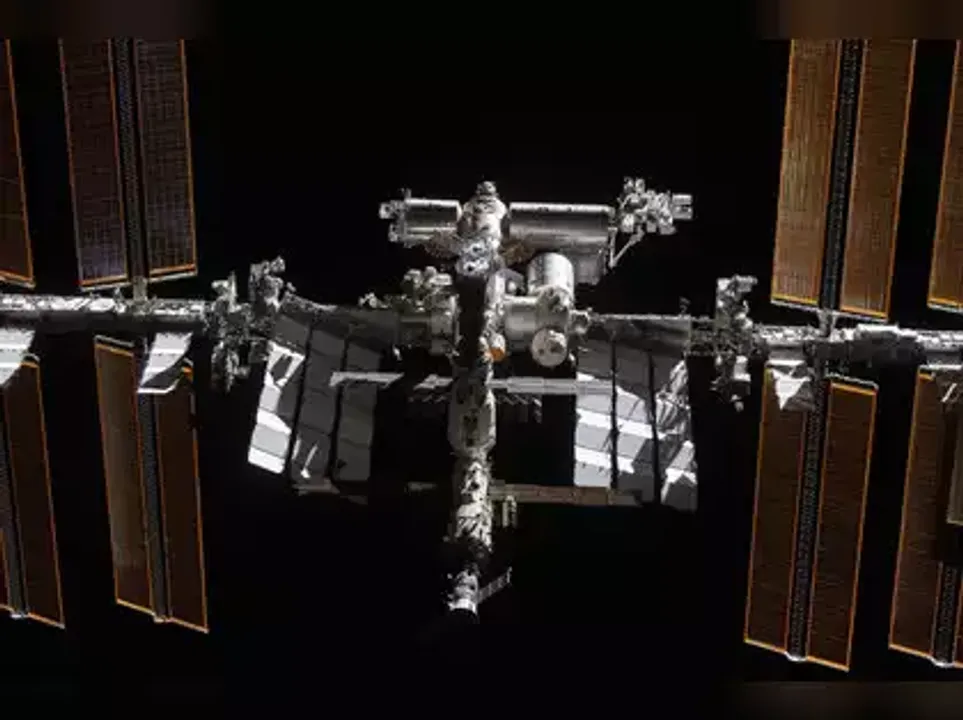  NASA to give SpaceX $843 million contract to deorbit the International Space Station