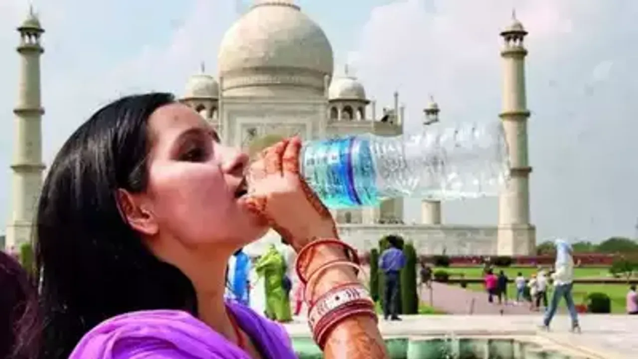 ASI bans carrying water bottles into Taj Mahal