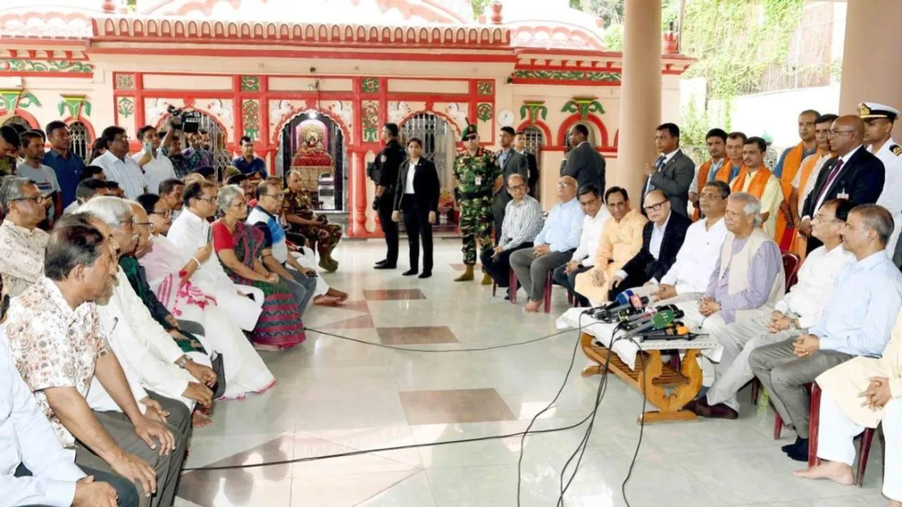  Muhammad Yunus visits Dhakeshwari Temple as an appeal for solidarity