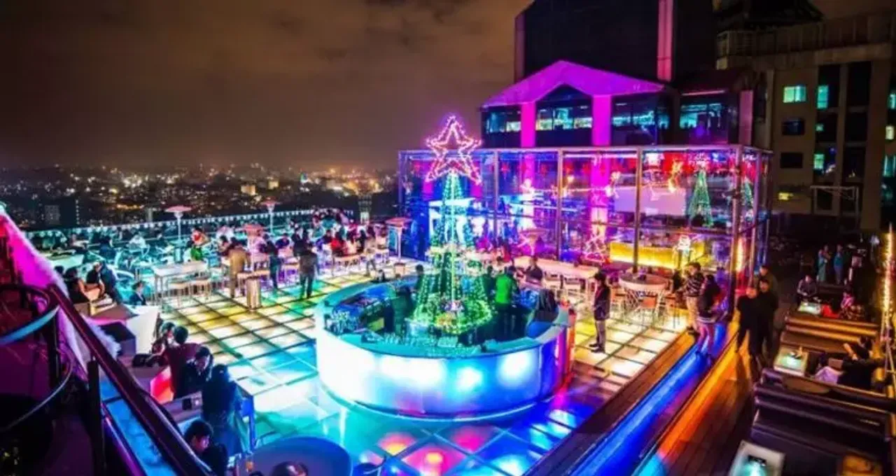  Karnataka Govt Allows Bengaluru Bars to Operate Until 1 AM: A Strategic Economic Boost