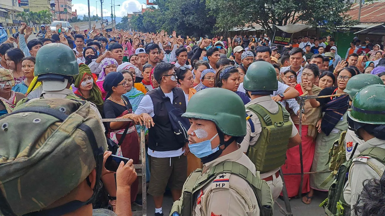  Manipur imposes internet ban as ethnic tensions flare up