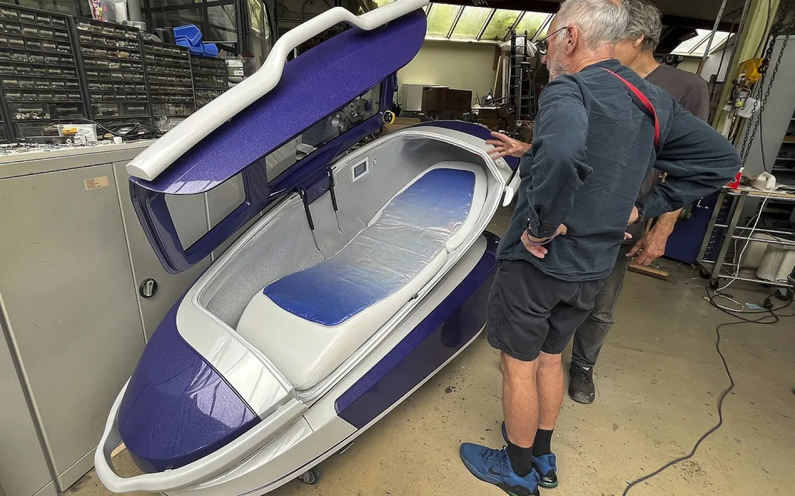  Four arrested following first use of 'suicide pod' in Switzerland