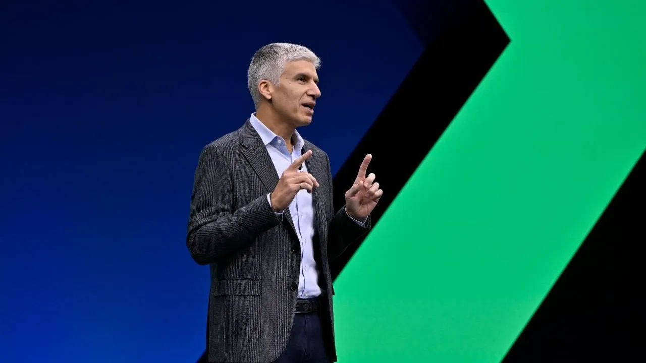 Rami Rahim speaking at HPE Discover Barcelona 2025 on AI-native networking.