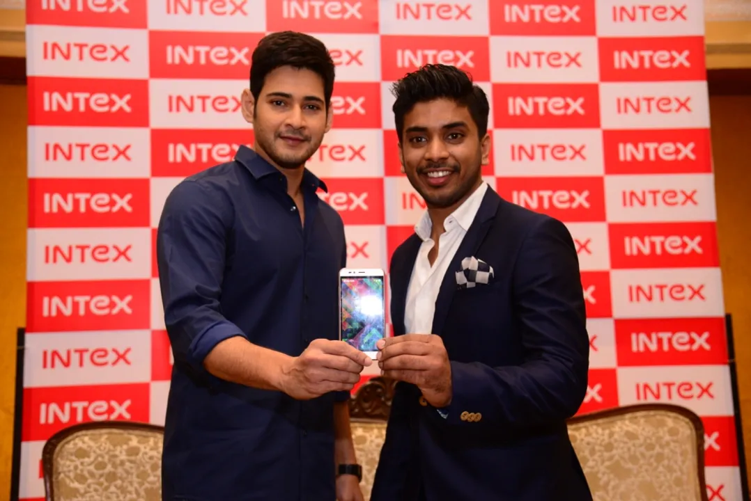 Keshav Bansal Director Intex Technologies Right and Mahesh Babu Le... e
