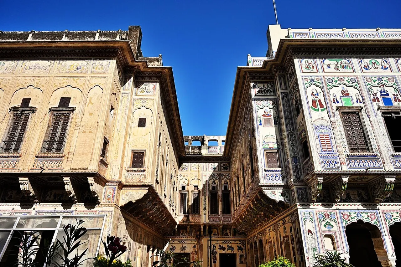 shekhawati-haveli-Seth-Harmukhrai-Sanehiram-Chokhani-Double-Haveli-30stades