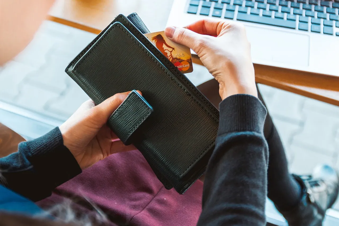 Three strategies for entrepreneurs to make customers pay on time
