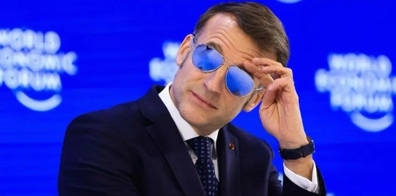 Macron1