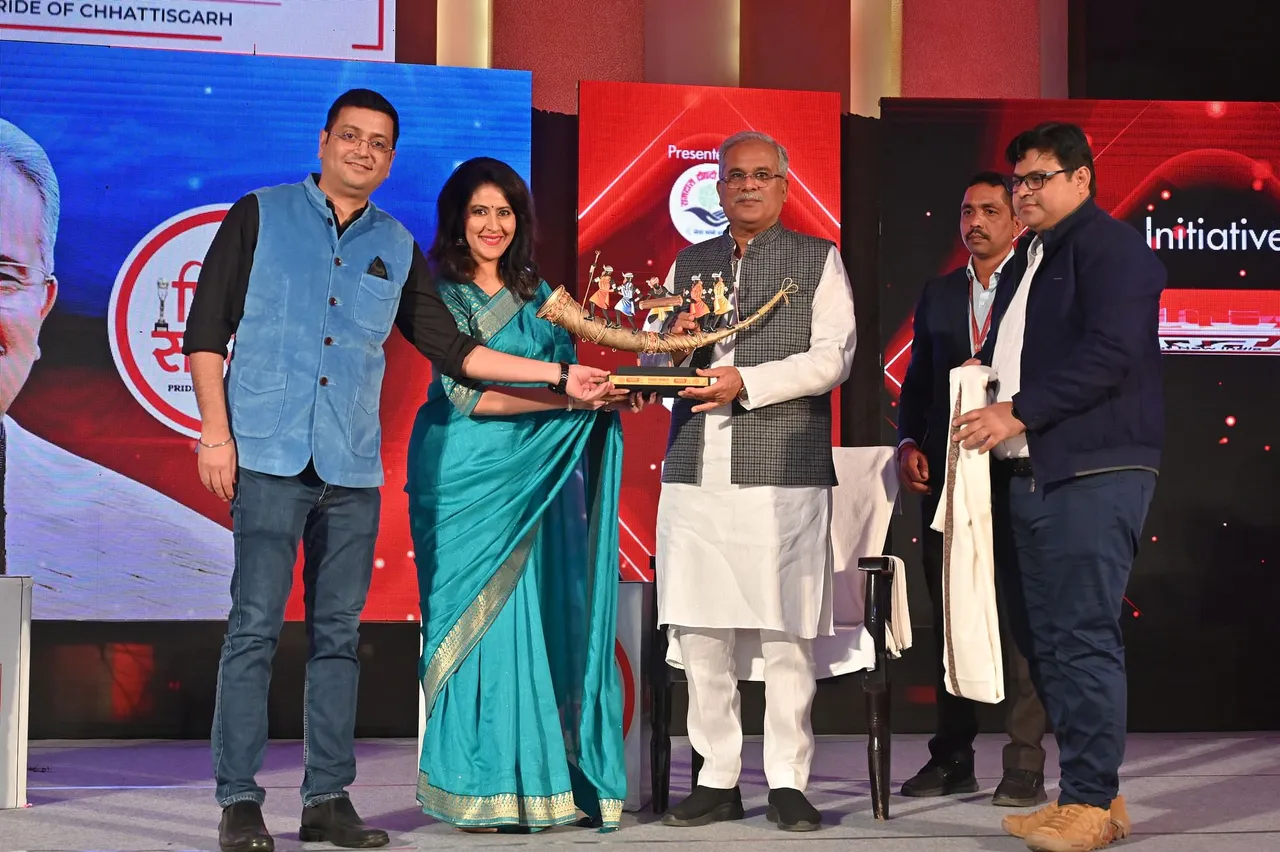 Chief Minister Bhupesh Baghel felicitates Extraordinary Individuals of Chhattisgarh at Bharat24's Shikhar Samman