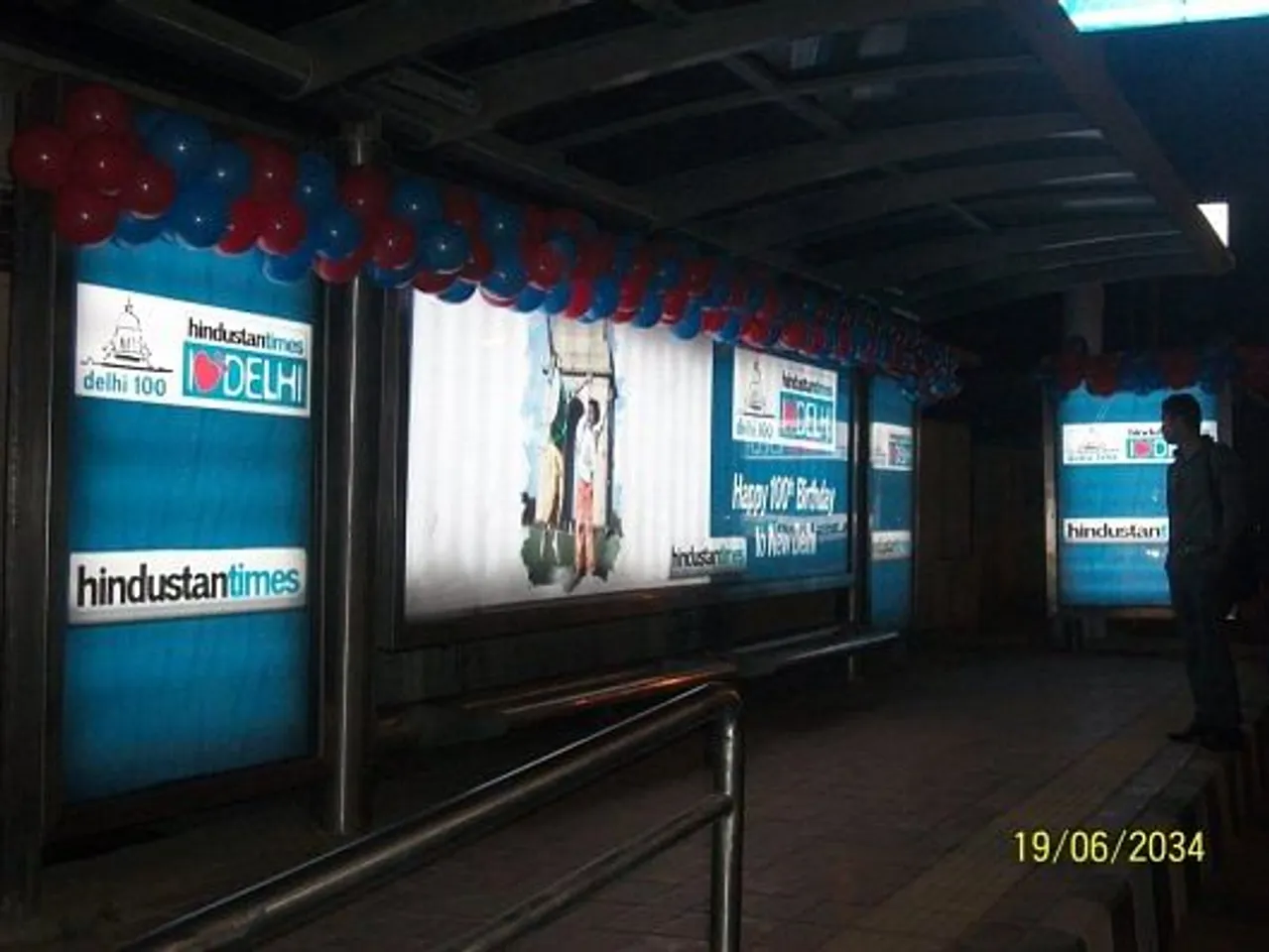 Bus shelter