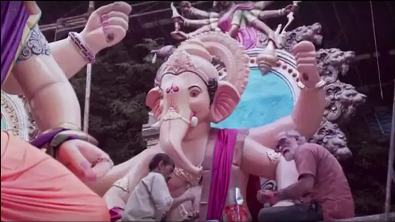 Hands that rise for namaz also make Ganpati idols...