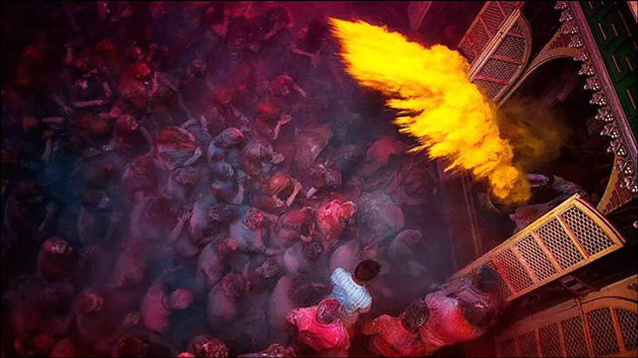 Idea paints Kolkata yellow