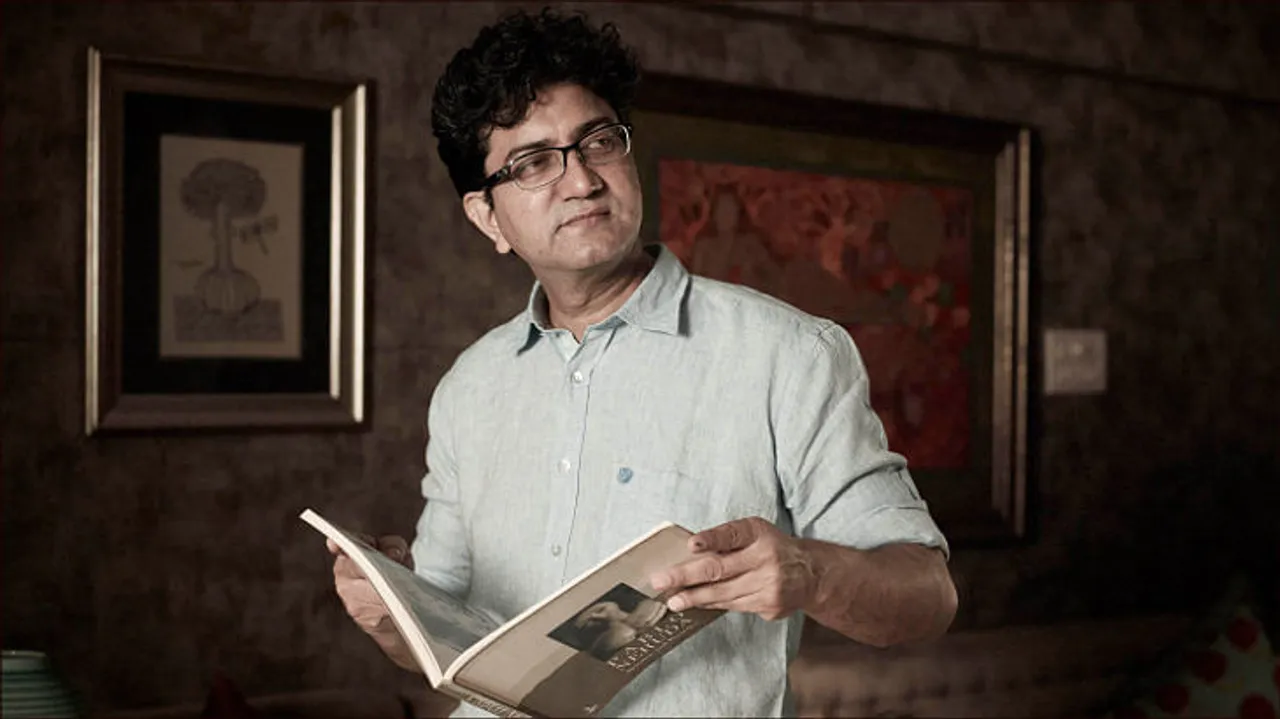 Prasoon Joshi to chair the 2017 edition of PromaxBDA Awards in India