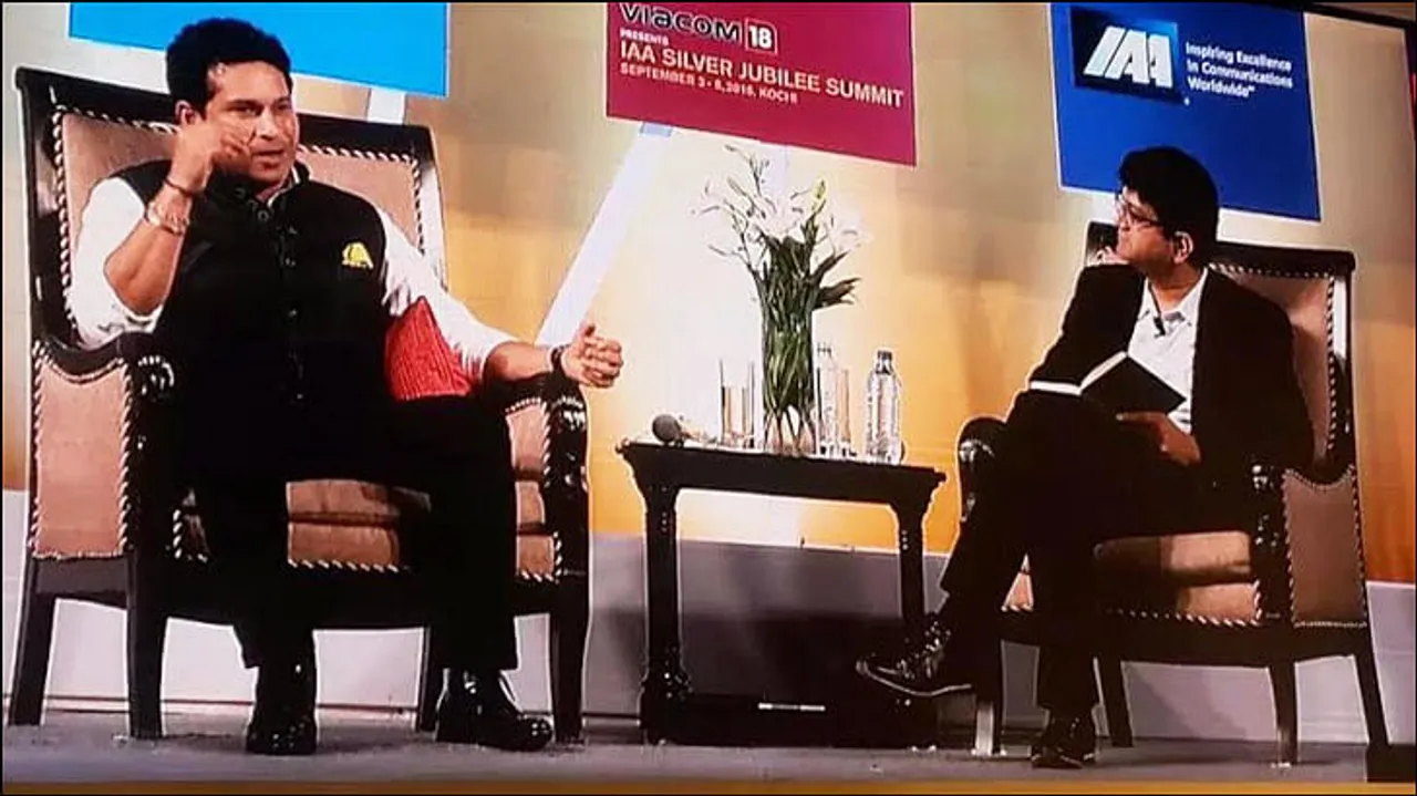 Prasoon Joshi quizzes Sachin Tendulkar on advertising, at the IAA Summit 