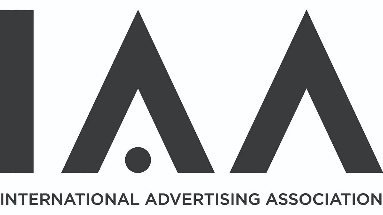 IAA partners Deshdoot in civic sense short film contest.