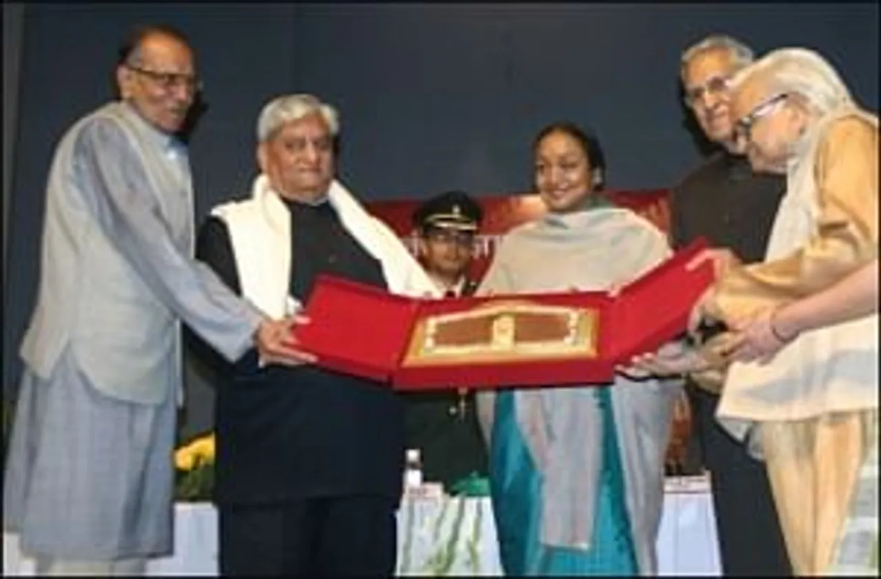 Rajasthan Patrika's chief editor Gulab Kothari honoured with Moorthidevi Award