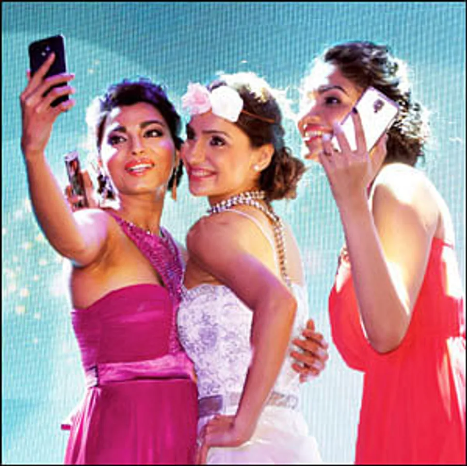 Brands play with Selfies