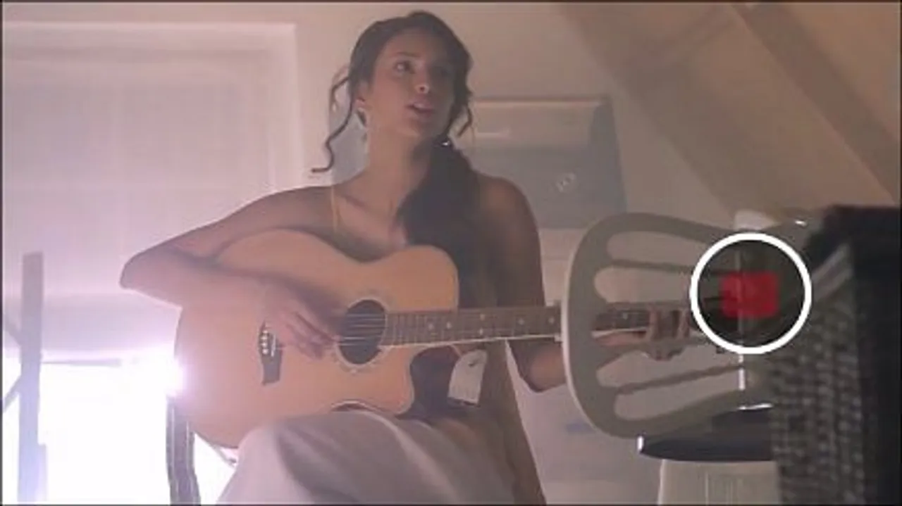 afaqs! Creative Showcase: Santoor tweaks execution style slightly in new ad