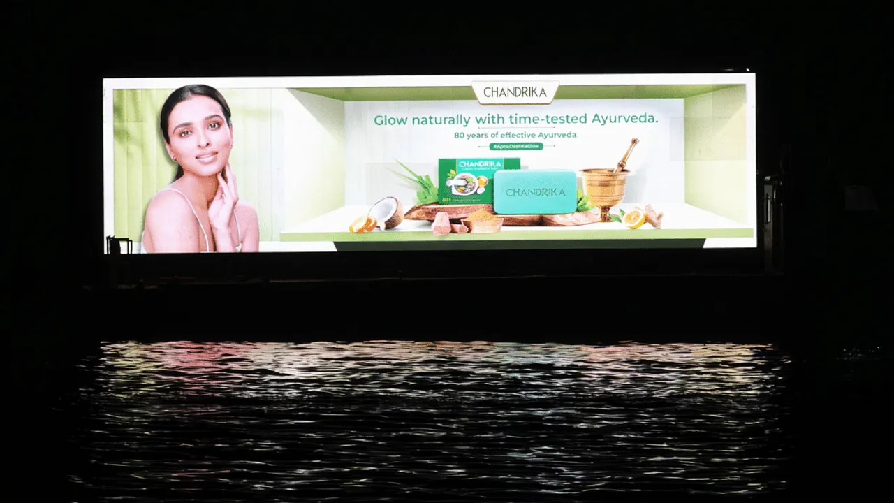 #ApneDeshkaGlow campaign for Chandrika Soap
