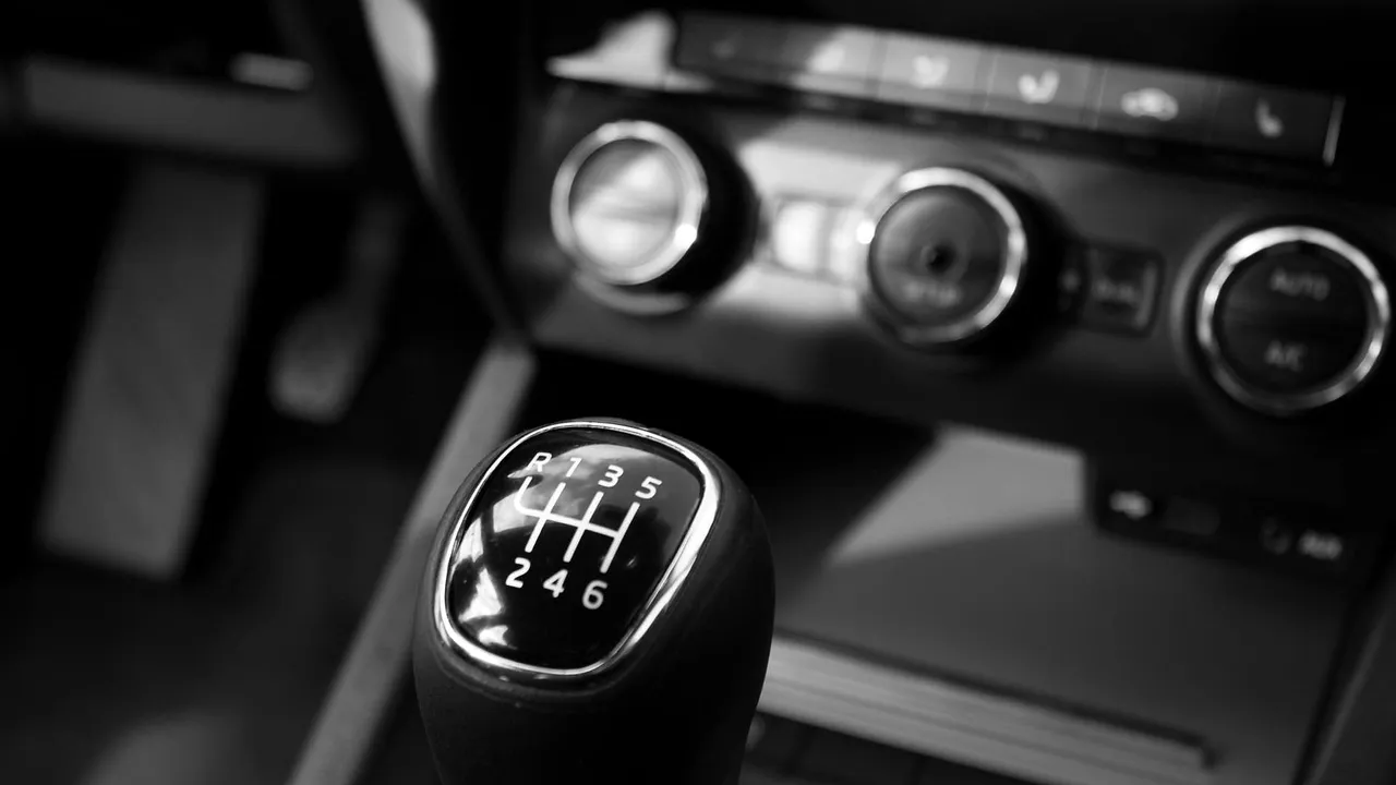 Mercedes-Benz, BMW go online; choose digital sales and contactless delivery