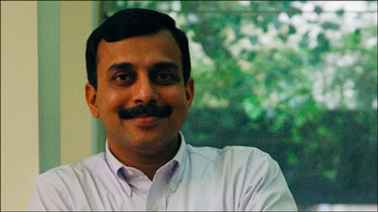 Shripad Nadkarni, Shree Bharambe, Varun Khanna, and Abhijit Berde launch Fingerlix, a food start-up