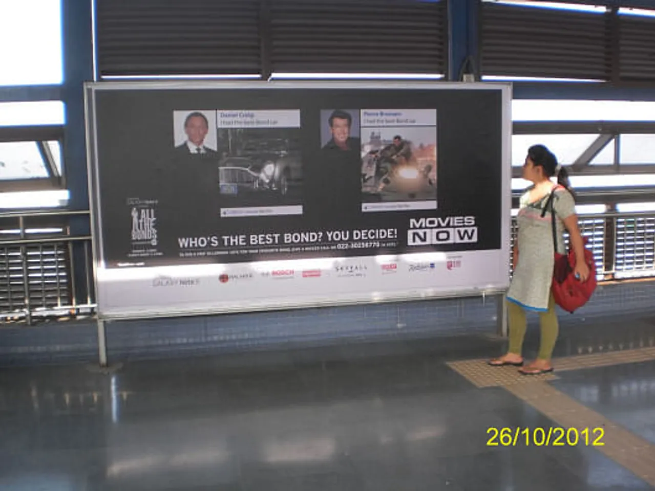 James Bond - Metro station