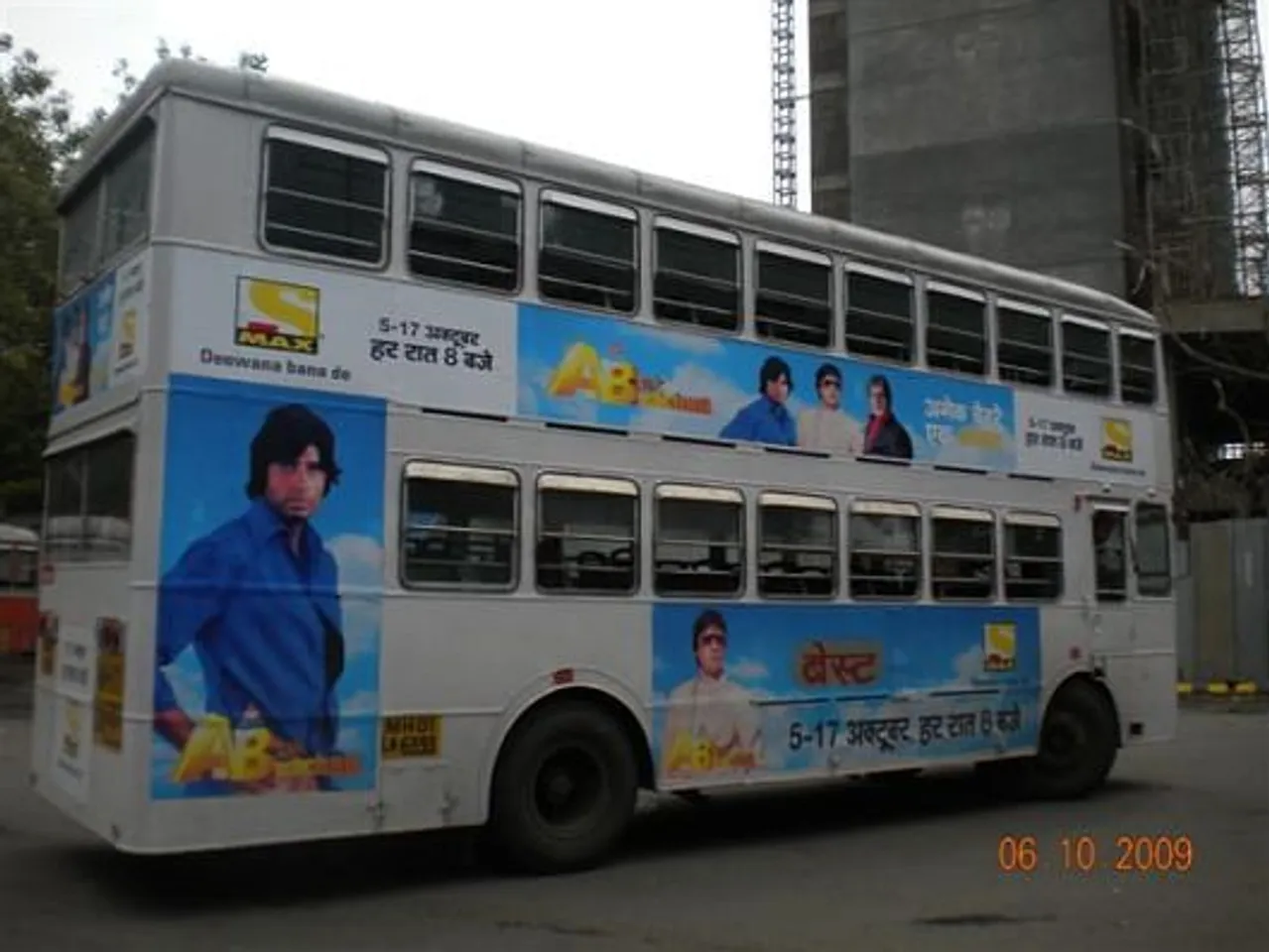Ab Tak Bachchan- BEST bus