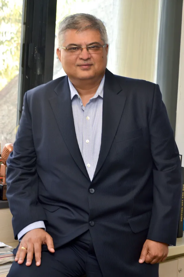 Vivek Nayer