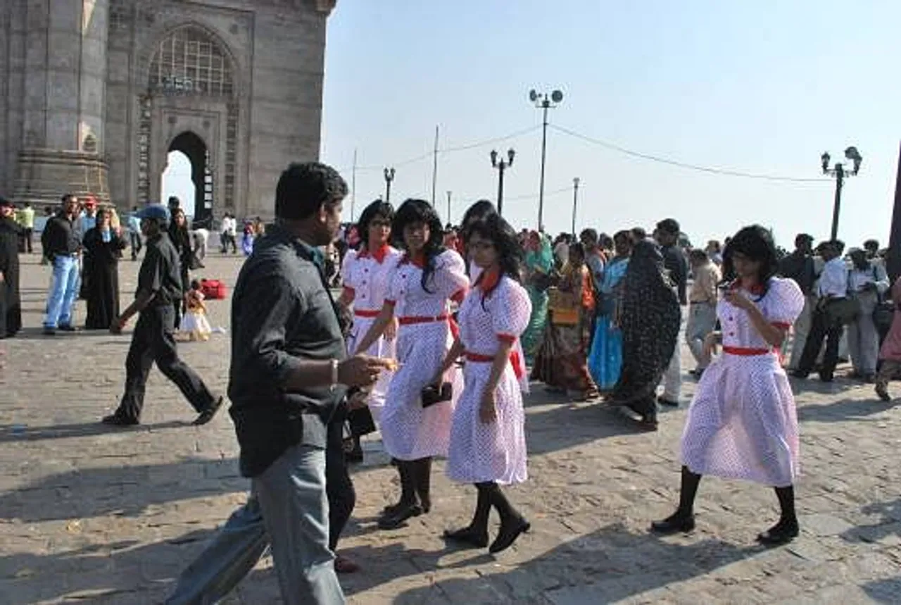 Ugly Betty lookalikes at Gateway of India