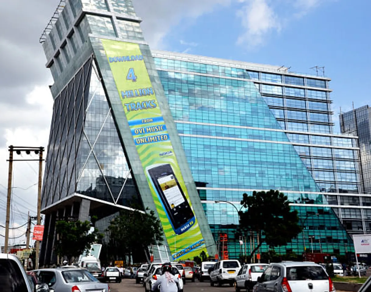 Building advertisement