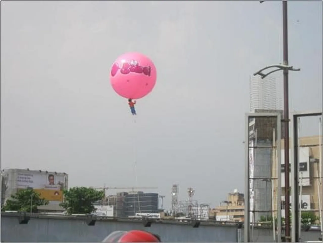 Fly high by blowing Big Babol