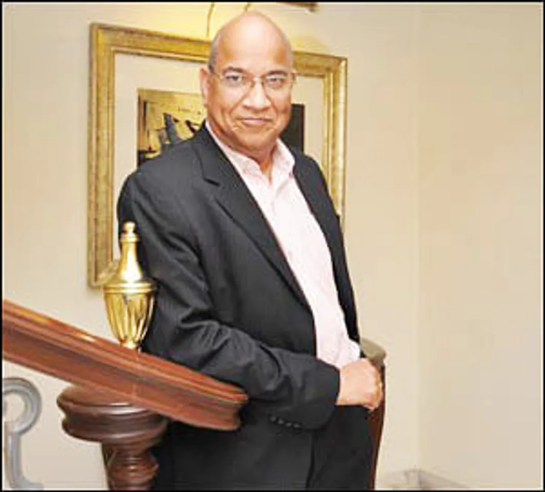 Arvind Sharma turns Enterpreneur; forays into E-commerce