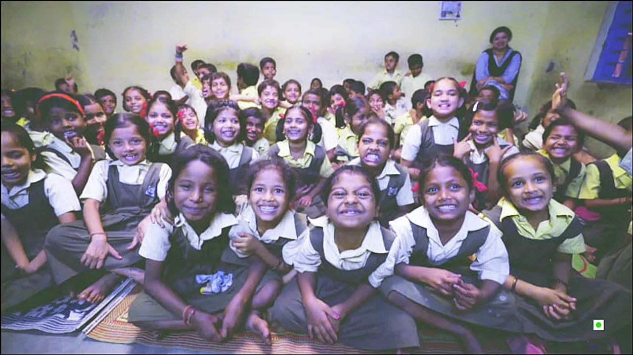 Britannia Good Day distributes smiles at Filmfare Awards 