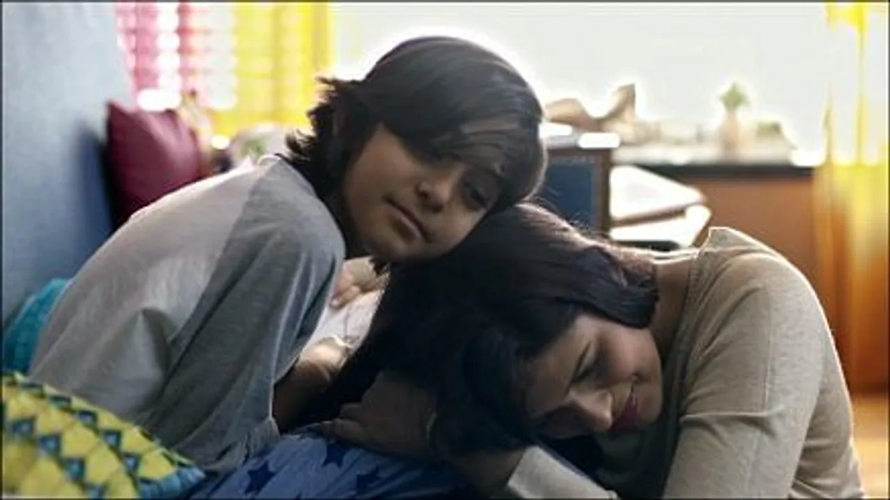 afaqs! Creative Showcase: Father's Day Twist: Raymond's ode to single mothers