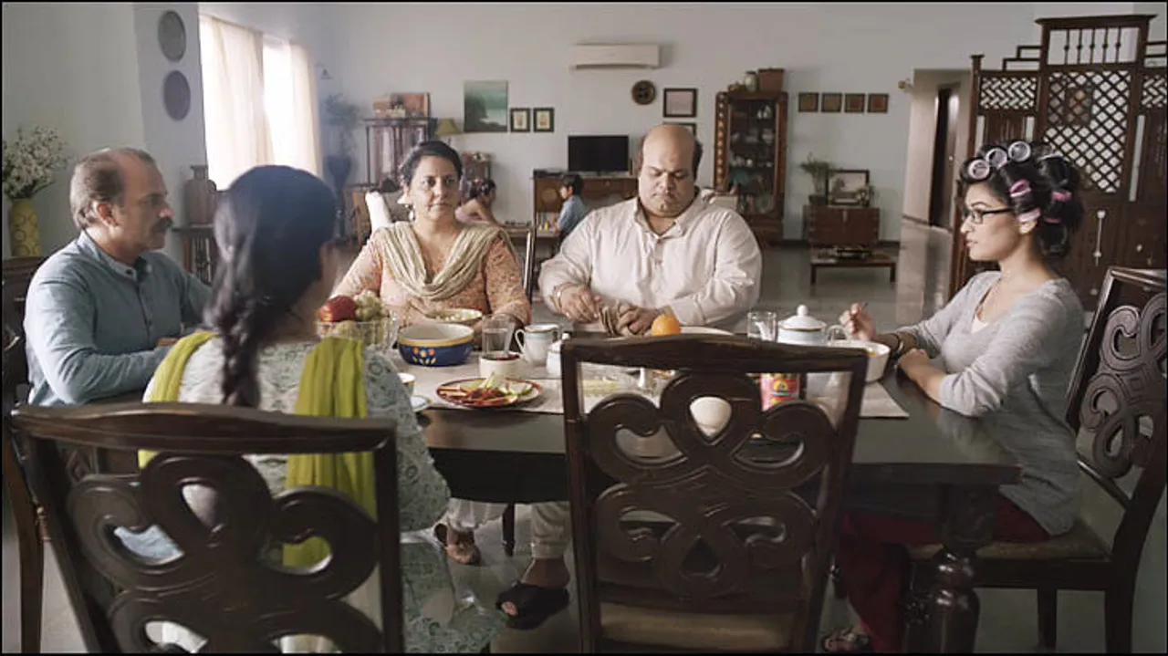 afaqs! Creative Showcase: Why are the folks in Olx's new ad doing the Mundi-Dance?