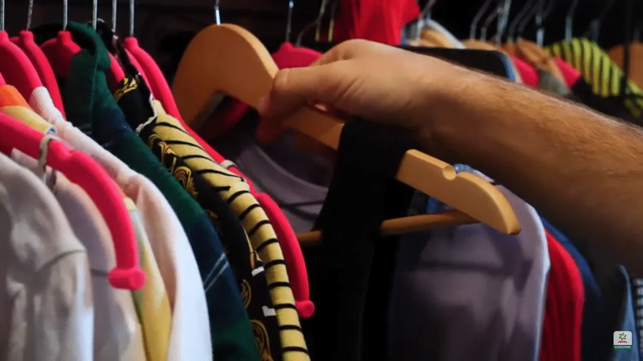Ariel and ASMR: Sounds of men doing laundry making women tingle