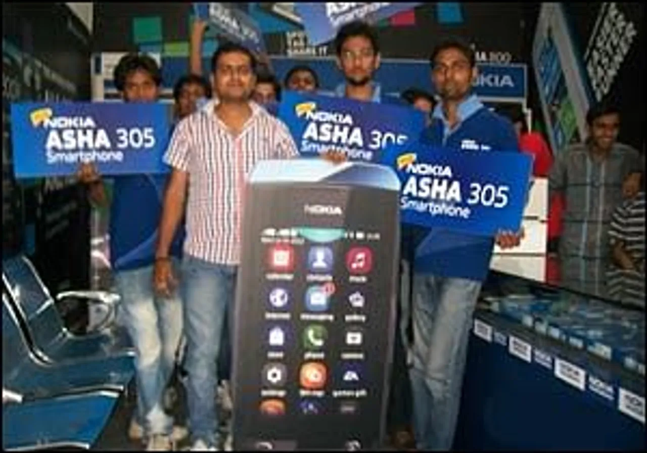 Nokia pulls in the crowd