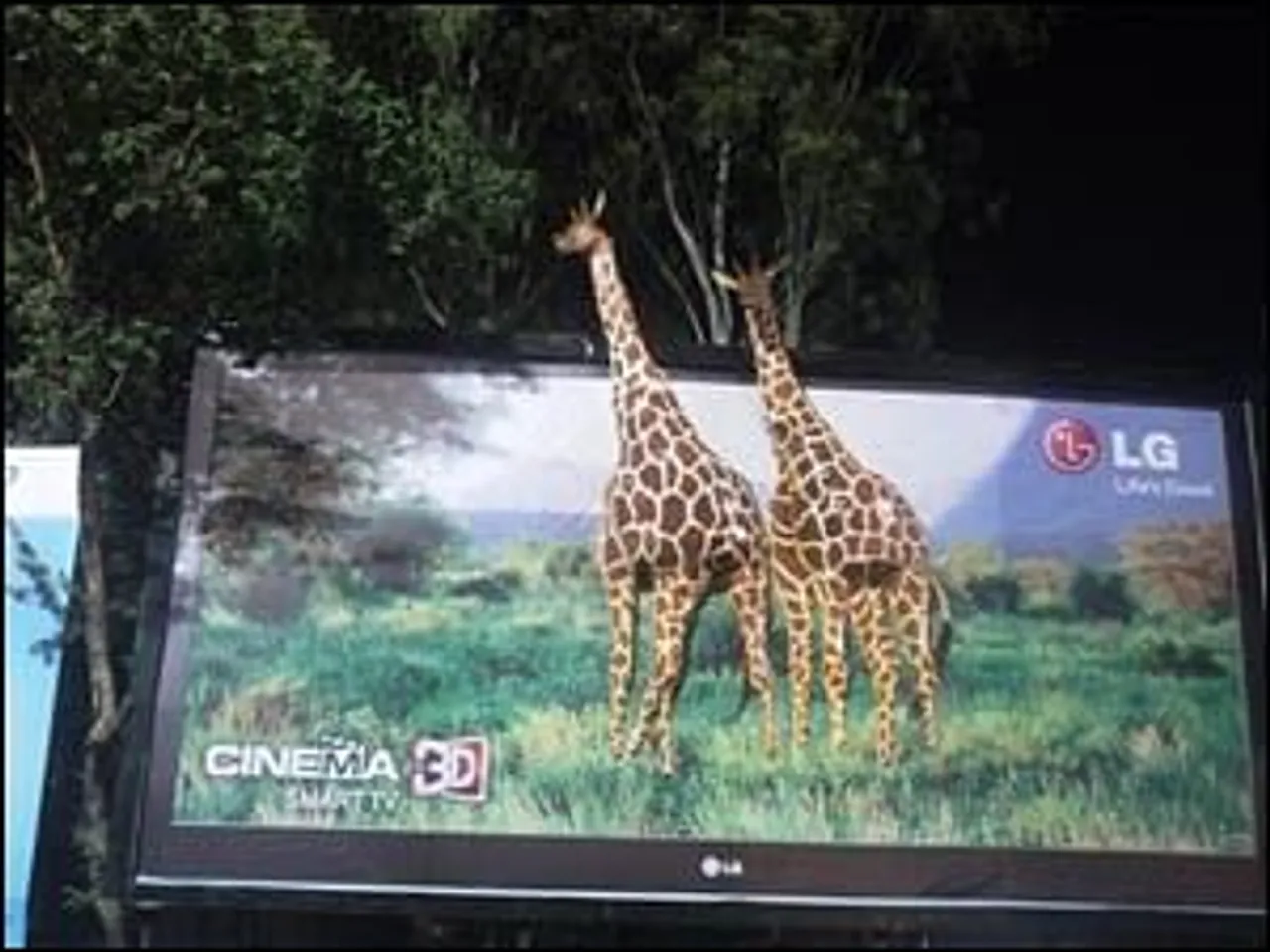 LG takes the 3D route