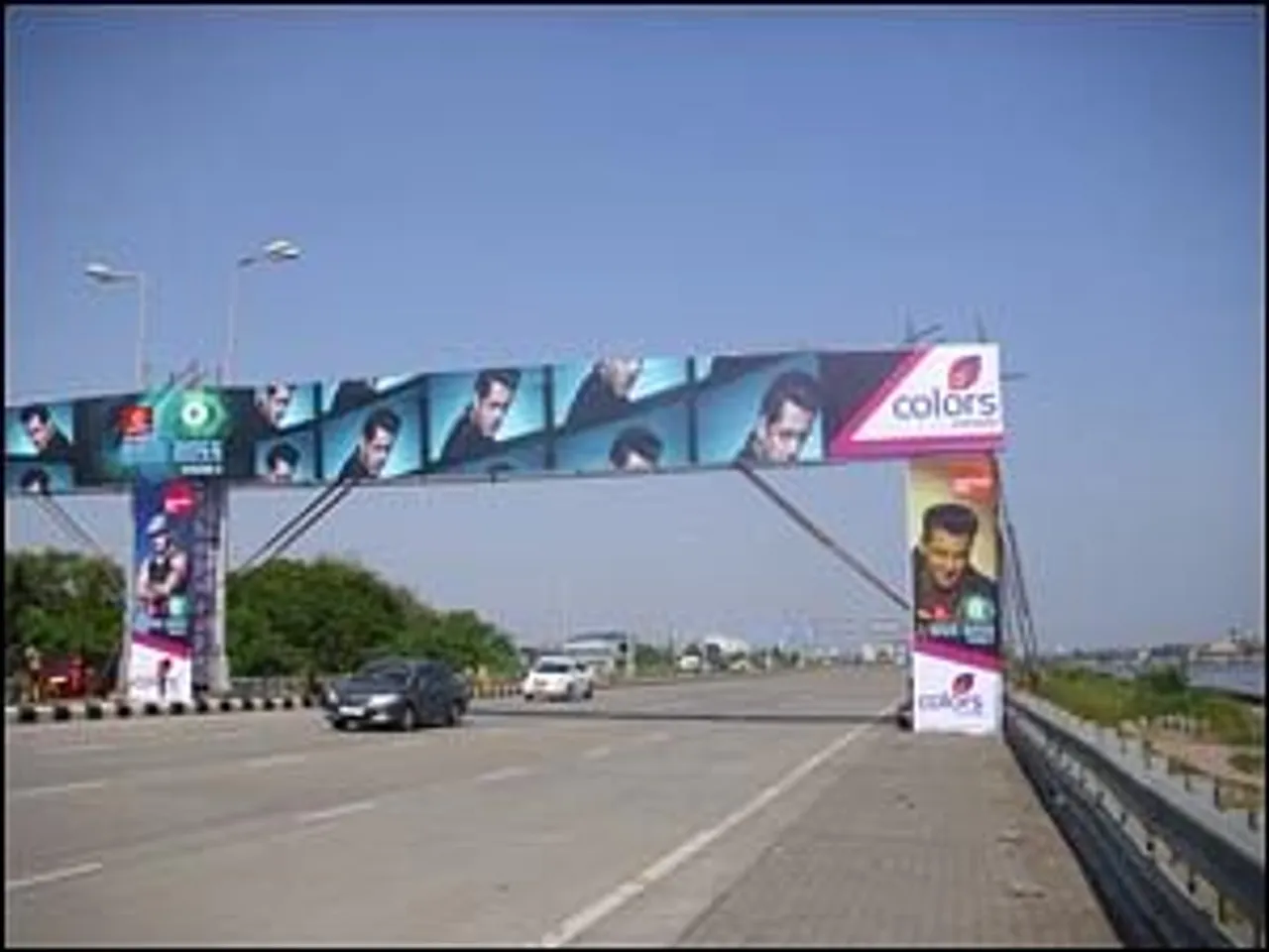 Live house, Live eye. Bigg Boss guns for bull's eye