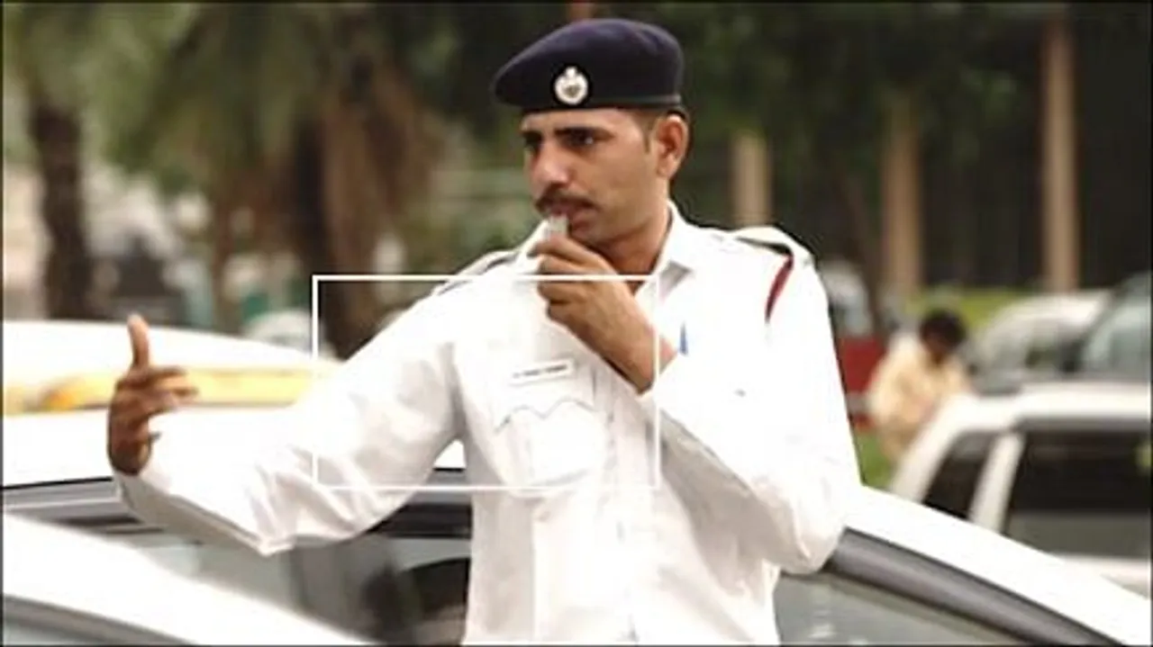 Lipton thanks the traffic cops of Delhi-NCR with a chilled bottle of Lipton Ice Tea