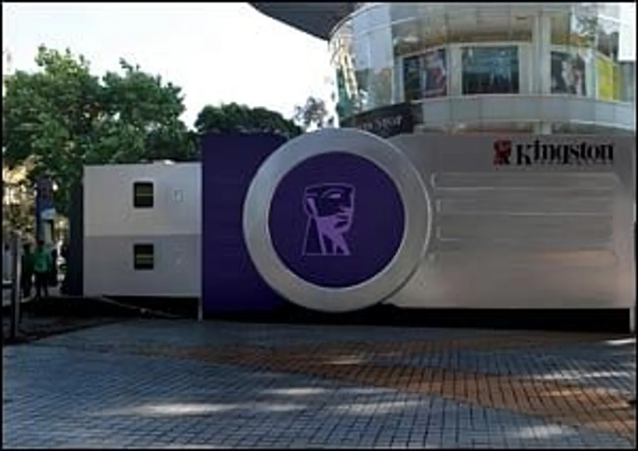 Kingston: Into a pen drive