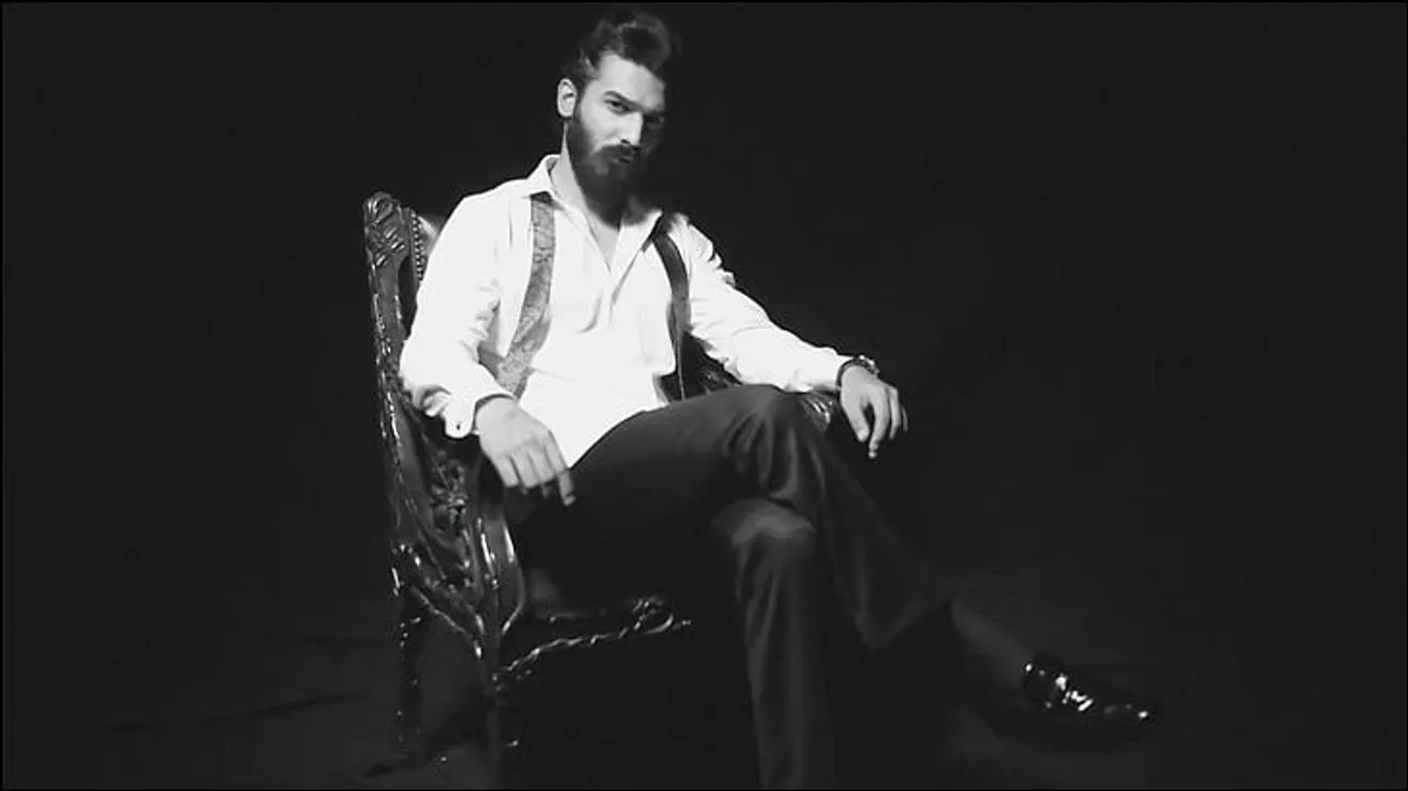 "Why do men wear white shirts to an important meeting?" asks Raymond in its new spot