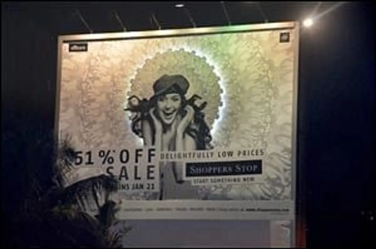 Shoppers Stop paints the town black & white