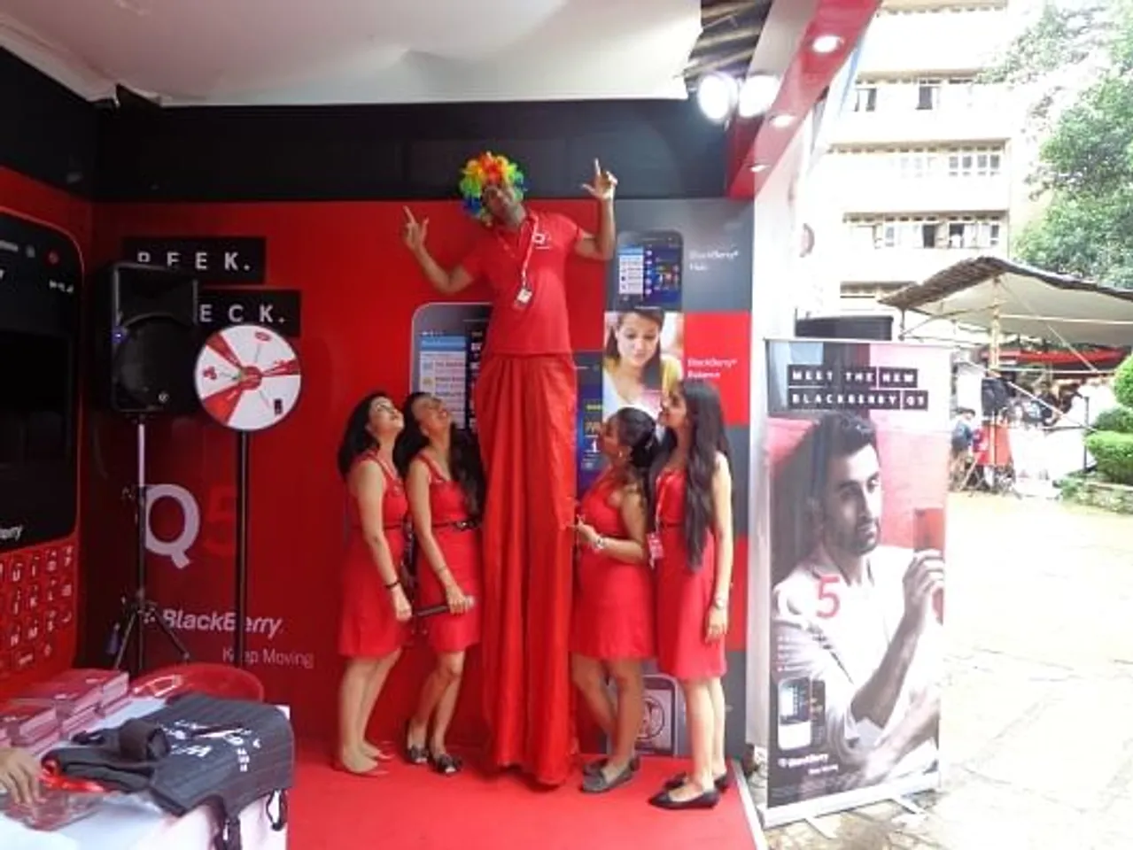 Stilt walker
