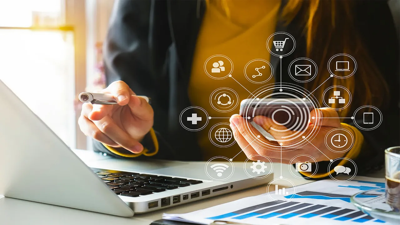 Build and analyse integrated digital marketing strategies with IIM Lucknow's Digital Marketing: Applications and Analytics course