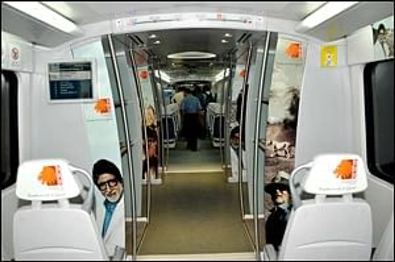 Gujarat Tourism takes a ride on Delhi Metro