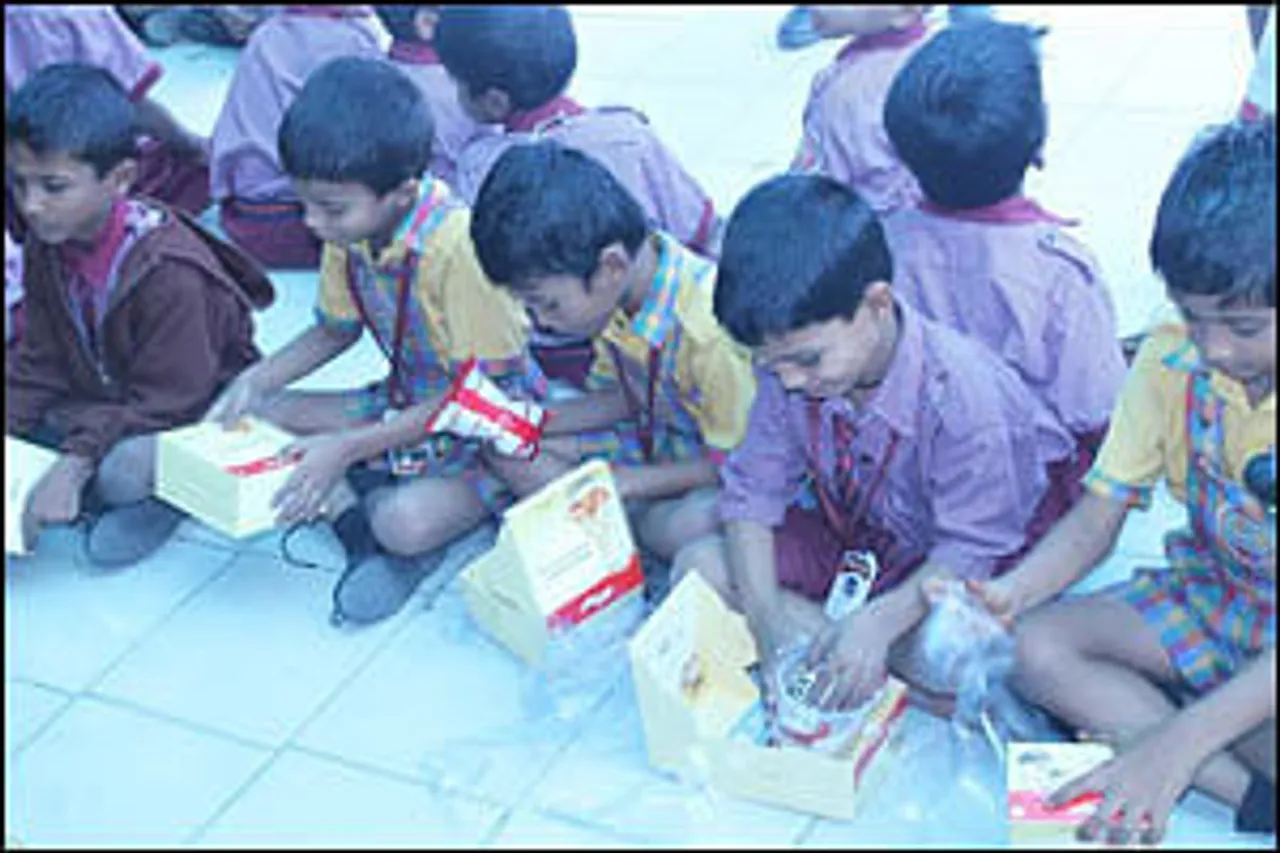 Kellogg gifts breakfasts to children