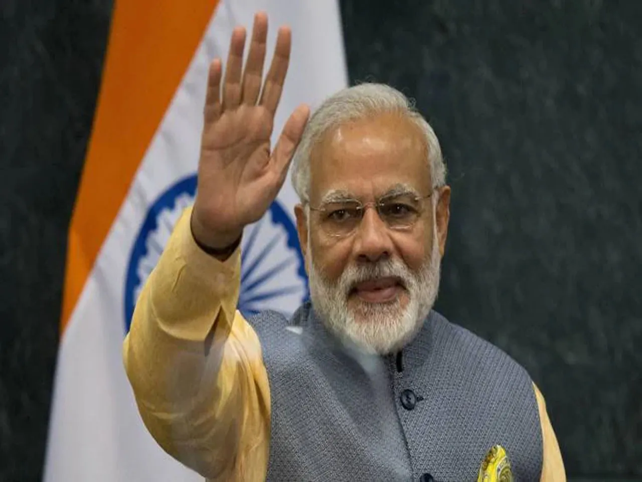 modi waving.jpg