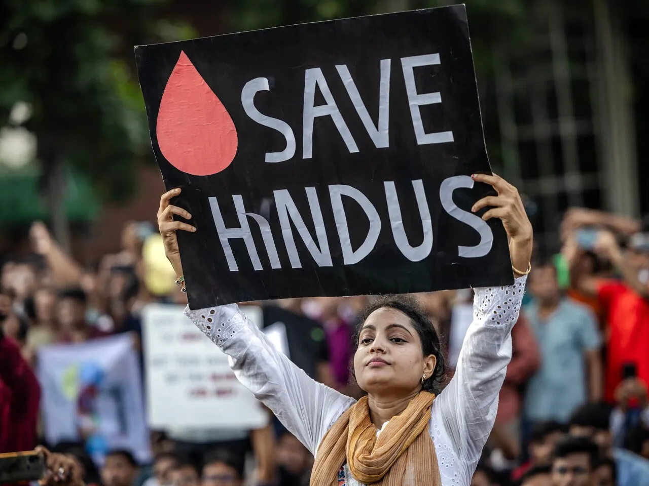 Bangladesh_Hindu_Attack-ezgif.com-resize