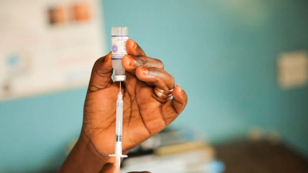 RS10399_GAVI_2012_Peter-Rudden_TANZANIA_1334-1